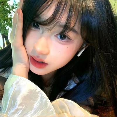 色肉毒蝎女